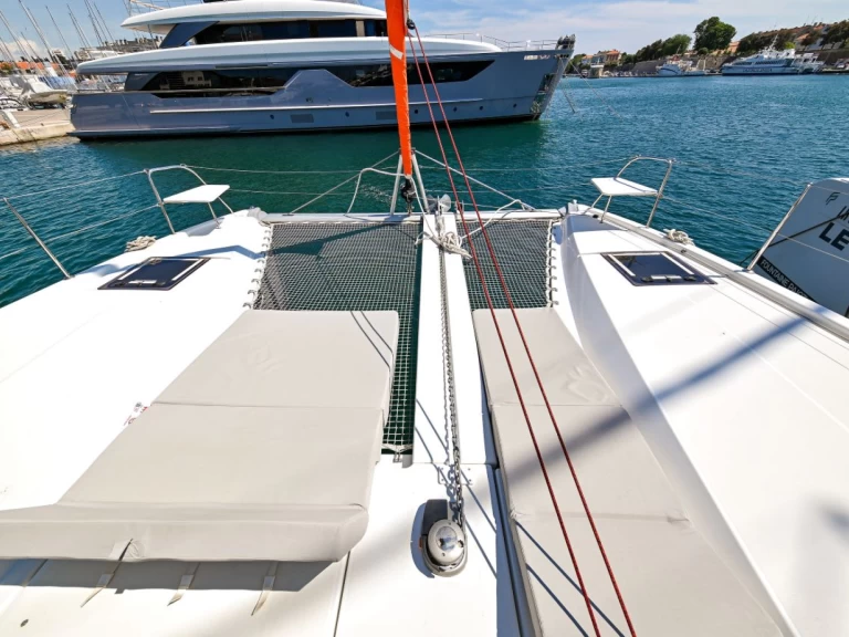 Yacht charter Zadar billig Excess 11