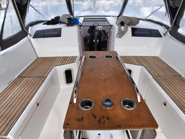 Uthyrning Segelbåt  Bénéteau med en båtlicens 