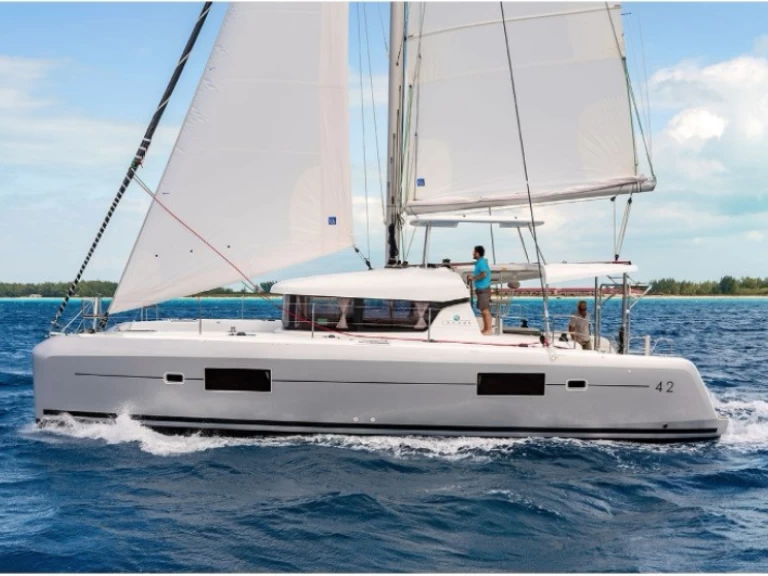 Lagoon Lagoon 42 charter bareboat eller skeppad i Komolac