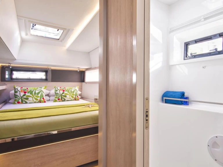 Yacht charter Antigua Island billig Leopard 45