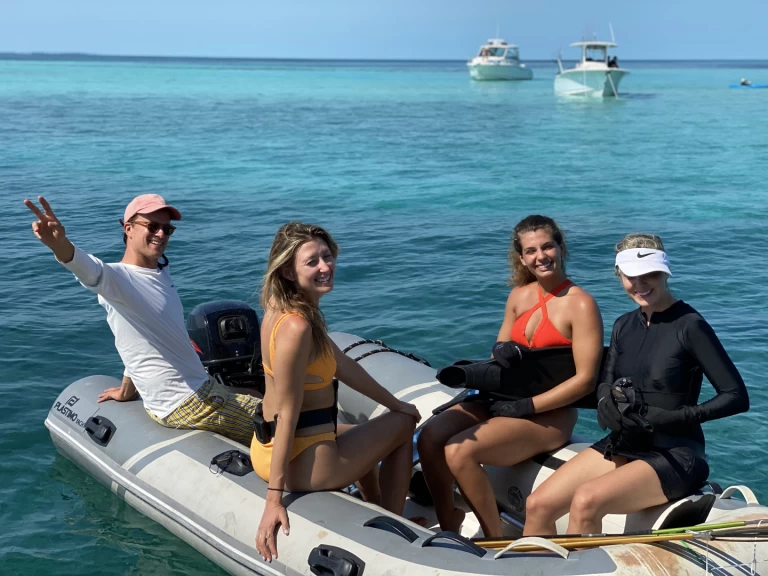 Fountaine Pajot Saba 50 charter bareboat eller skeppad i Sankt Martin