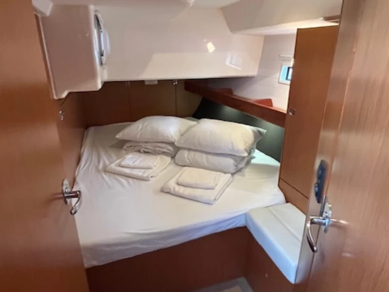 Yacht charter Angra do Heroísmo billig Cruiser 46