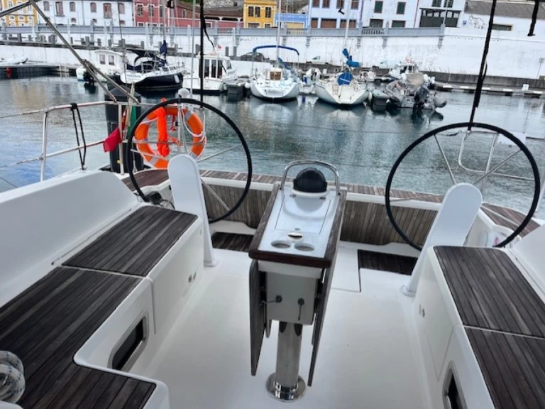 Yacht charter Angra do Heroísmo billig Cruiser 46