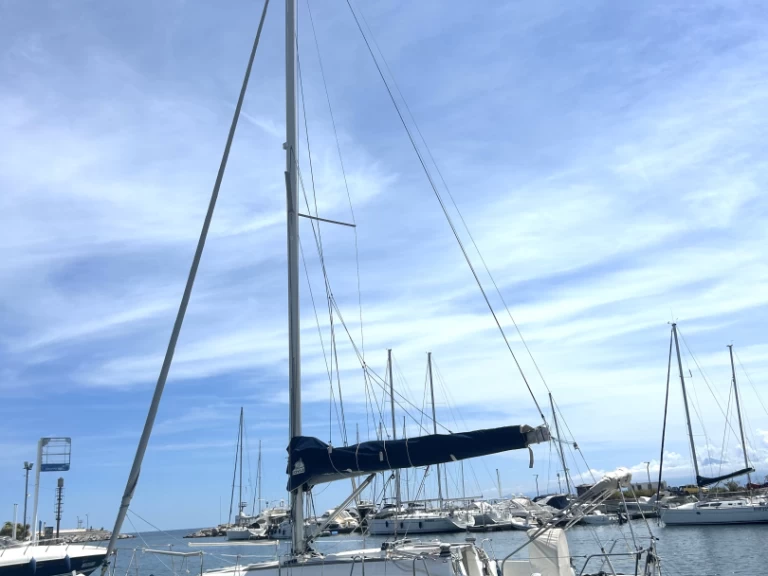 Bénéteau Oceanis 31 charter bareboat eller skeppad i Palermo