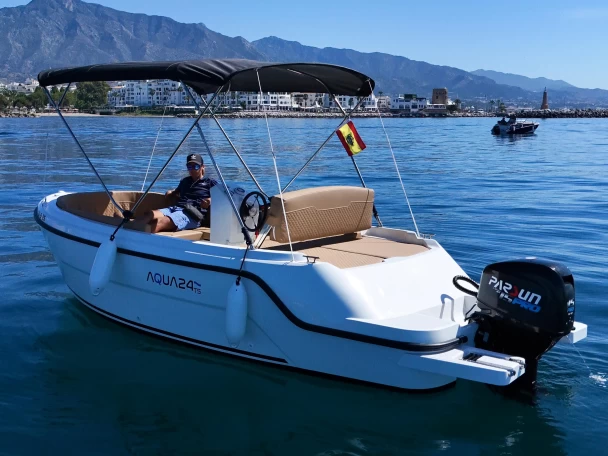 Båtuthyrning Aqua24 515 i Marbella  på Samboat 