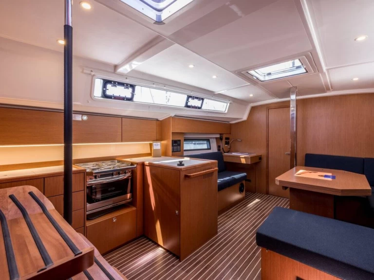 Yacht charter Split  billig Bavaria C42