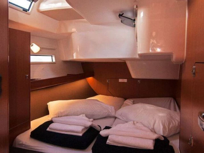 Yacht charter Split  billig Cruiser 51