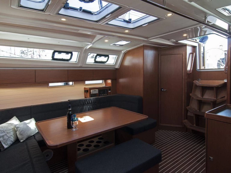 Segelbåt  för uthyrning Split  till det bästa priset 