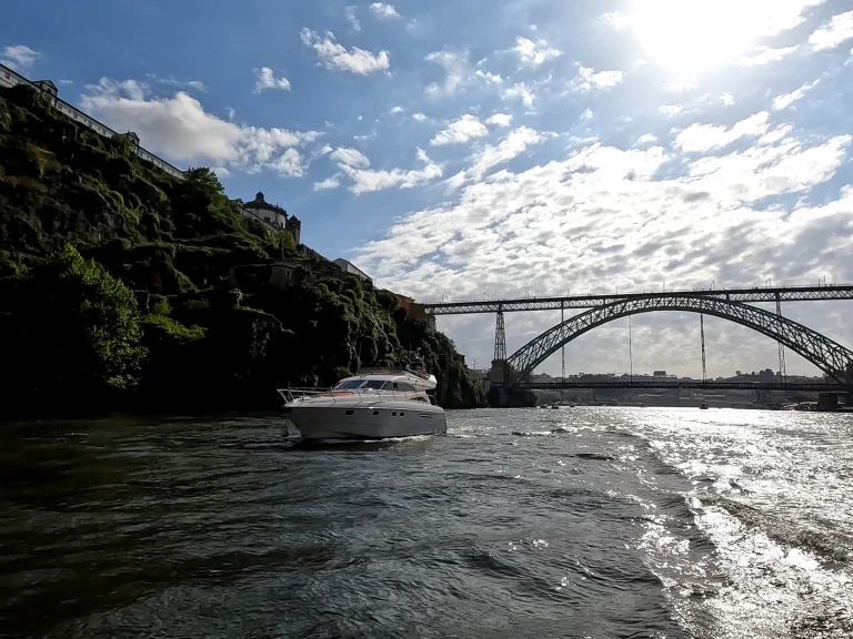 Uthyrning Motorbåt  Exclusive Private Boat Tour with The Last		 med en båtlicens 