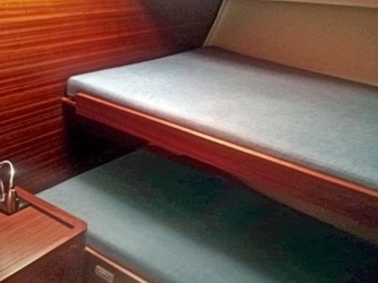 Salona Salona 44 charter bareboat eller skeppad i Rostock