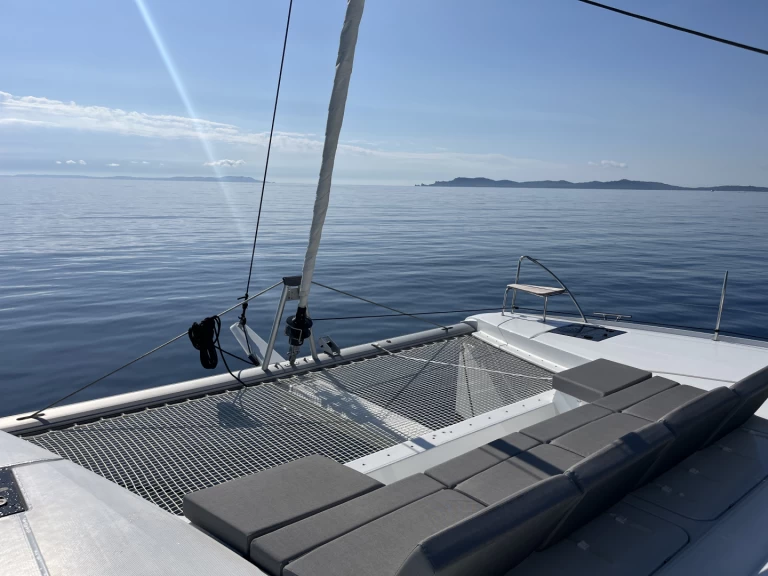 Yacht charter Hyeres billig Astrea 42