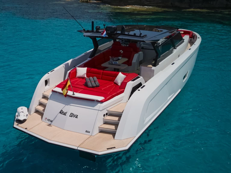 Hyr en Vanquish VQ58 Real Diva Ibiza Town 