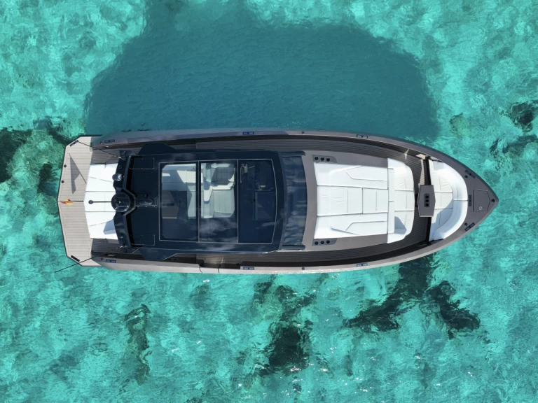 Yacht charter Ibiza Town billig VQ45 T Top