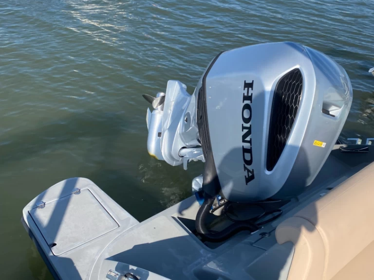 Uthyrning Motorbåt  Aquarius med en båtlicens 