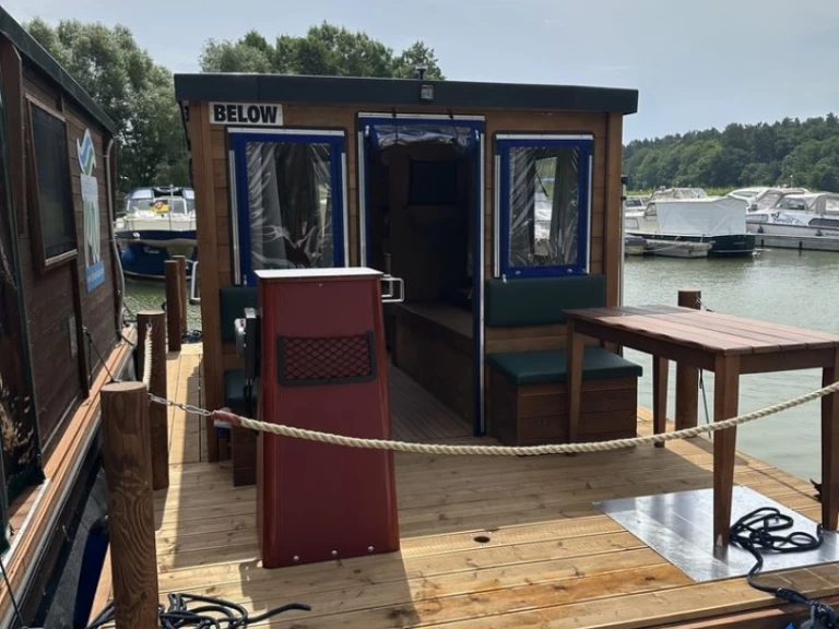 Floss D3-N charter bareboat eller skeppad i Priepert