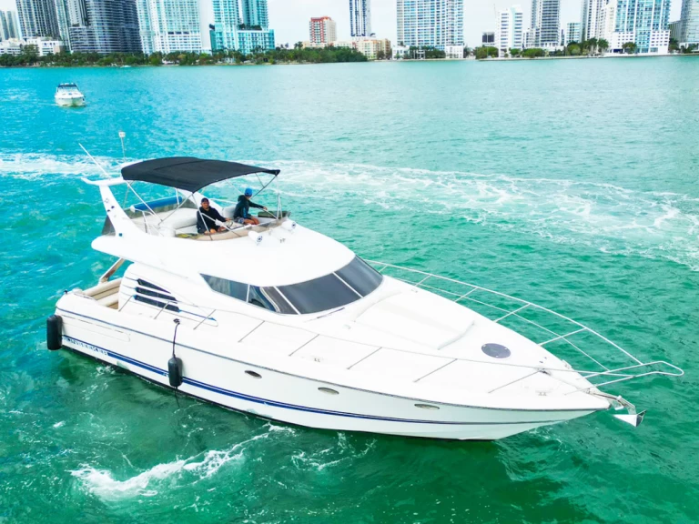 Yacht charter Miami  billig Manhattan 50