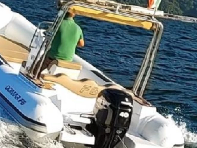 RIB för uthyrning Porto di Salerno till det bästa priset 