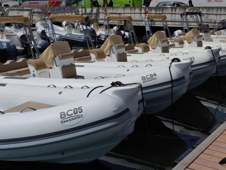 Uthyrning Porto di Salerno - Doriano Marine Domar F600 av Samboat 