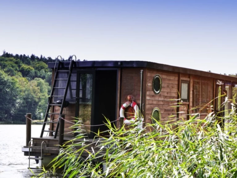 Hyra Kanalbåt med eller utan skeppare Floss Wolziger See 