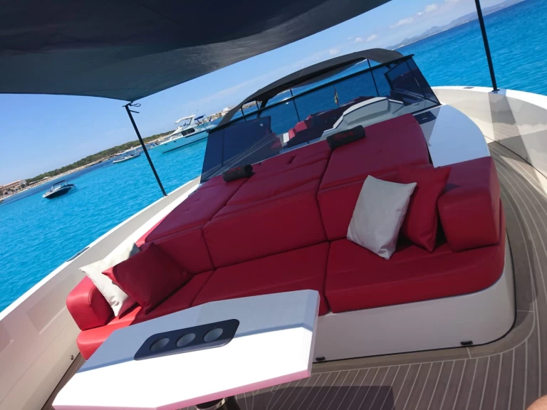 Vanquish VQ54 - DIVA charter bareboat eller skeppad i Ibiza Town