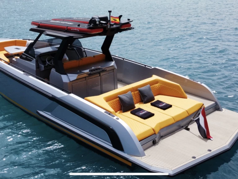 Hyra Motorbåt  med eller utan skeppare Vanquish Ibiza Town 