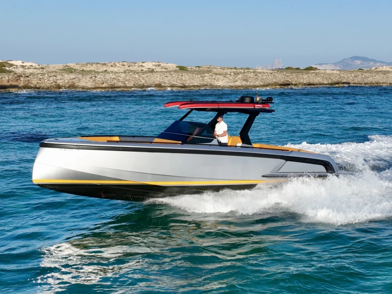 Vanquish VQ40 - NO TOMORROW charter bareboat eller skeppad i Ibiza Town