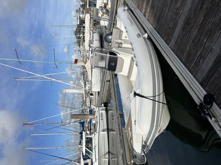 Uthyrning RIB i Arzon - Capelli Tempest 700
