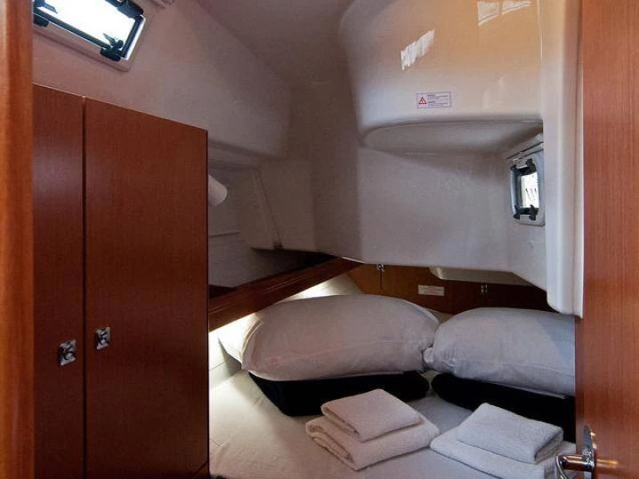 Hyr en Bavaria Cruiser 34 Split  