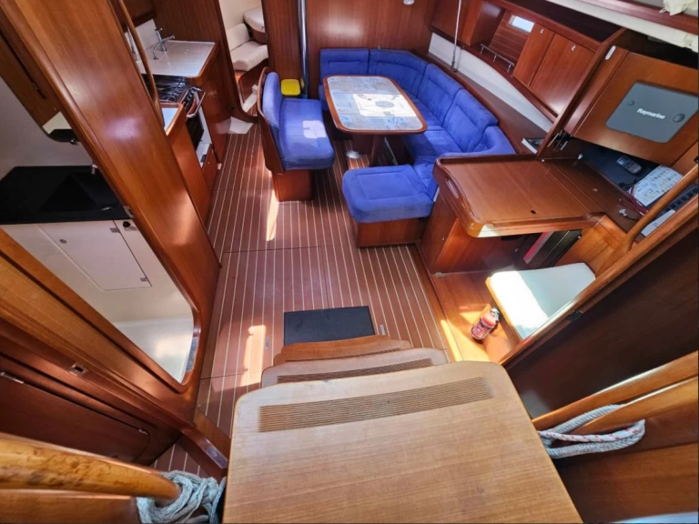 Dufour Dufour 425 Grand Large charter bareboat eller skeppad i Arzon