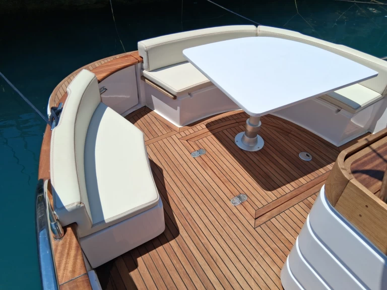 Yacht charter Salerno billig 9.5 wa