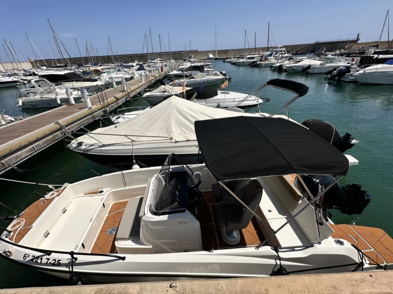 Quicksilver Activ 605 Open Pack Sport charter bareboat eller skeppad i Águilas