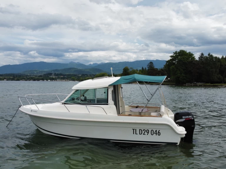 Uthyrning Motorbåt  Jeanneau med en båtlicens 