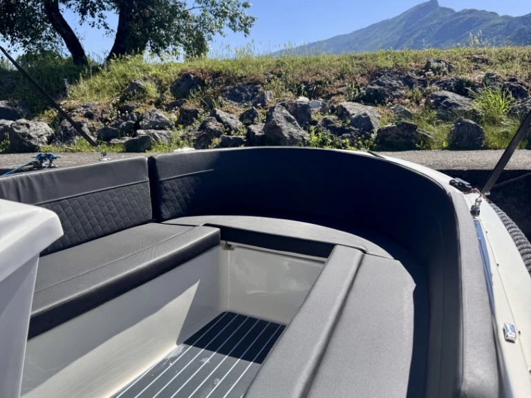 Best Rental Boat 555 Tender charter bareboat eller skeppad i Aix-les-Bains