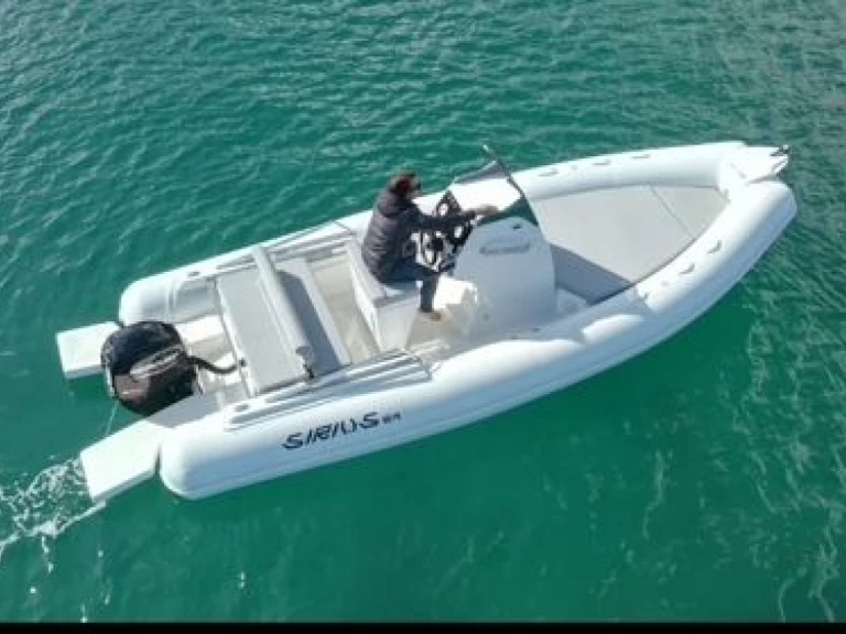 Båtuthyrning Astronautica Sirius 6.4 i Palermo på Samboat 