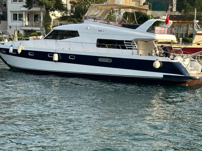 Hyra Lyx yacht med eller utan skeppare costom made  Beşiktaş 
