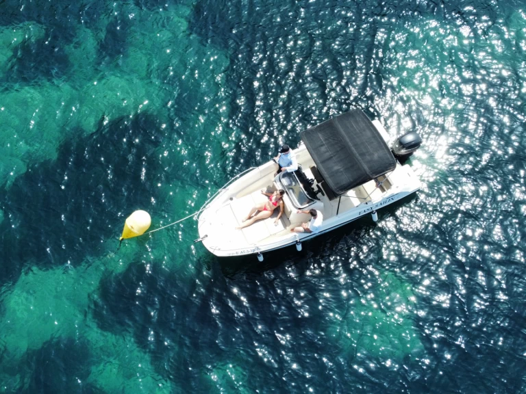 Hyr en Quicksilver Activ 605 Open Real Club Nautico Denia 