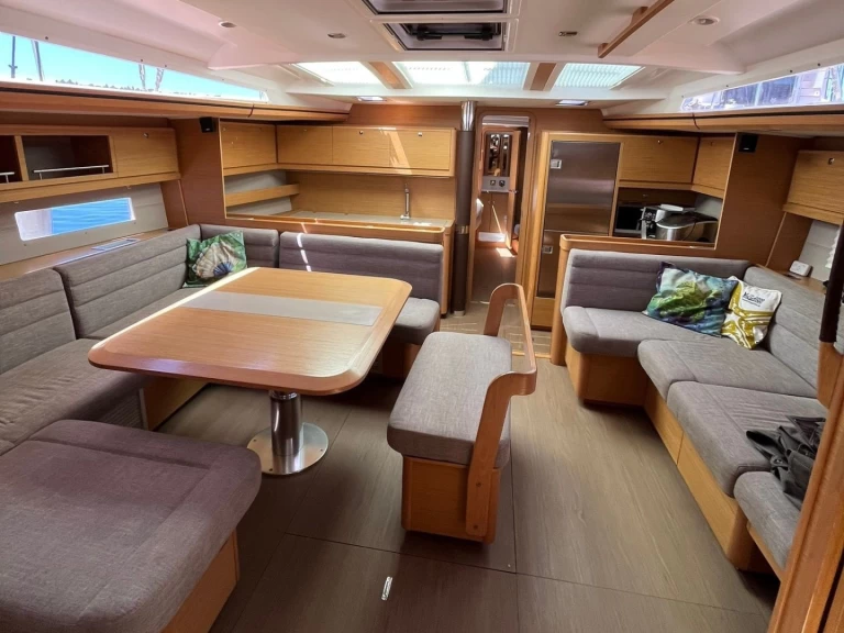 Dufour Dufour 56 Exclusive charter bareboat eller skeppad i Šibenik 