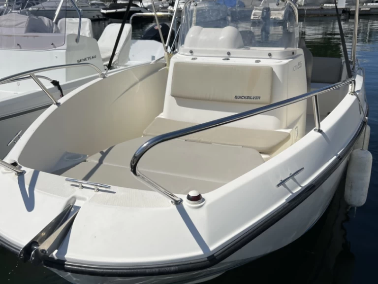 Båtuthyrning Quicksilver Quicksilver 555 Activ Open i Aix-les-Bains på Samboat 