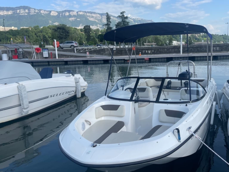 Bayliner Element E7 charter bareboat eller skeppad i Aix-les-Bains