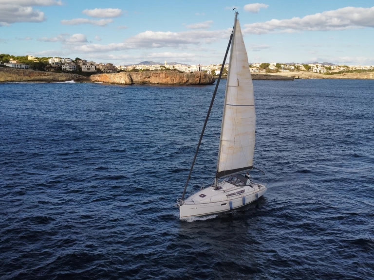 Hyr en Jeanneau Sun Odyssey 36i Performance Porto Cristo 