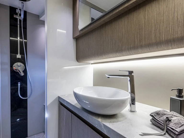 Hyr en LE MANS 45 14m Ibiza Town 