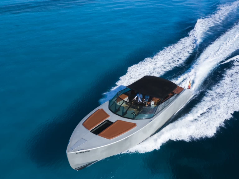 WATERDREAM CALIFORNIA 65 Sir Hotels charter bareboat eller skeppad i Ibiza Town