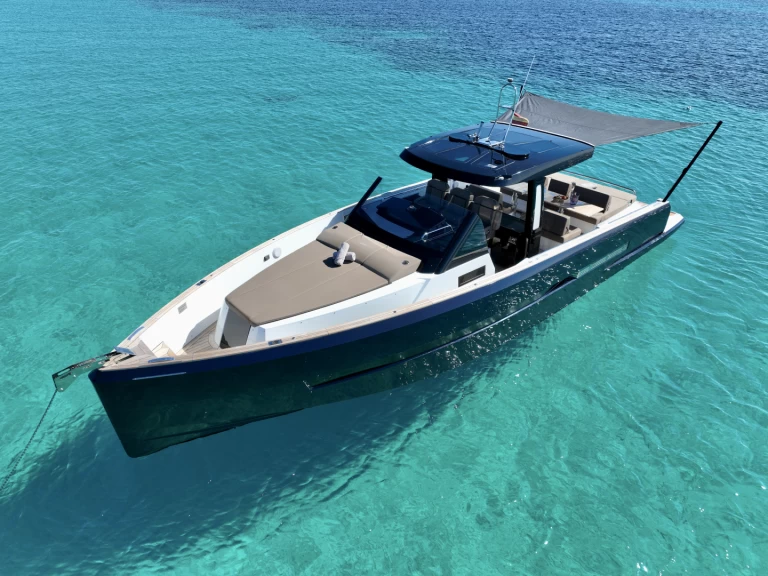 Hyra Motorbåt  med eller utan skeppare FJORD F44 Ibiza Town 