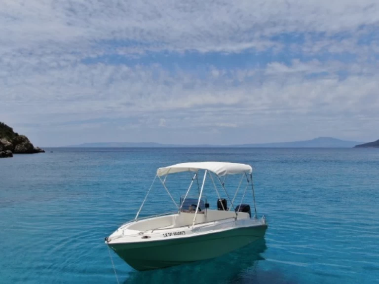 Motorbåt  för uthyrning Kardamýli till det bästa priset 