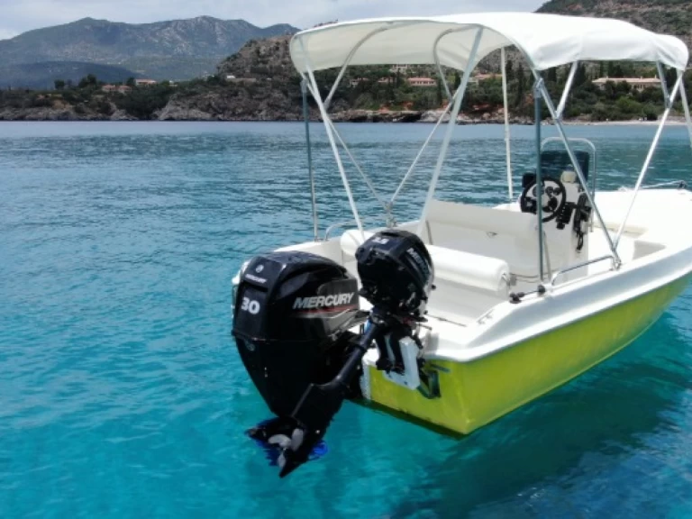 Motorbåt  för uthyrning Kardamýli till det bästa priset 