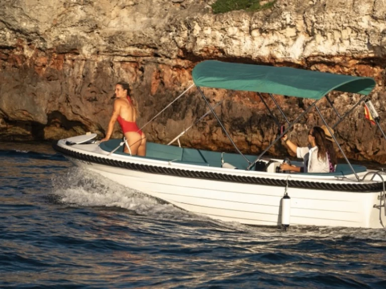 Uthyrning Motorbåt  i Ciutadella de Menorca - Polyester Yacht Marion 500