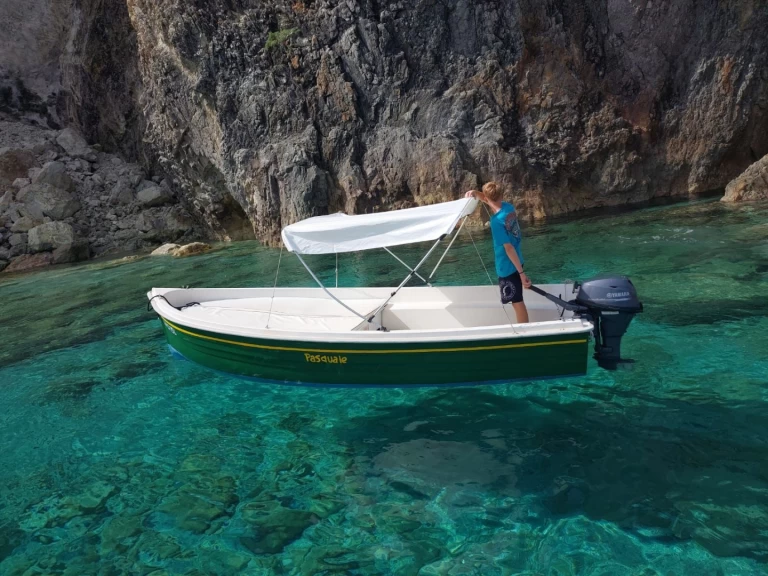Uthyrning Motorbåt  Nautis med en båtlicens 