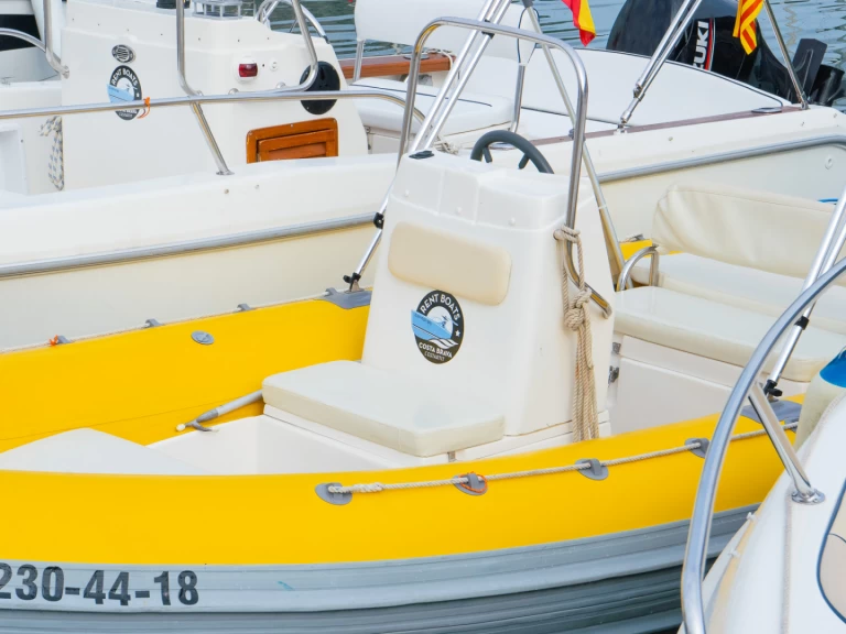 Uthyrning RIB Gommonautica med en båtlicens 