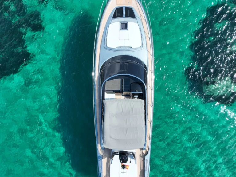 Uthyrning Motorbåt  RIVA RIVALE 56 med en båtlicens 