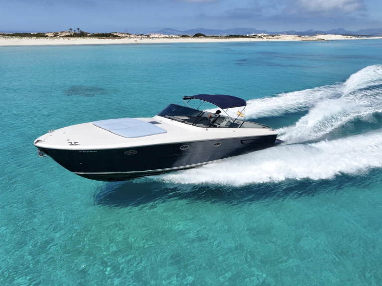 Uthyrning Motorbåt  ITAMA 40 med en båtlicens 